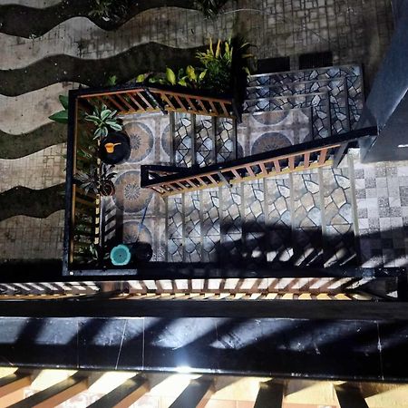 Gbu Loboc River Guesthouse Bagian luar foto
