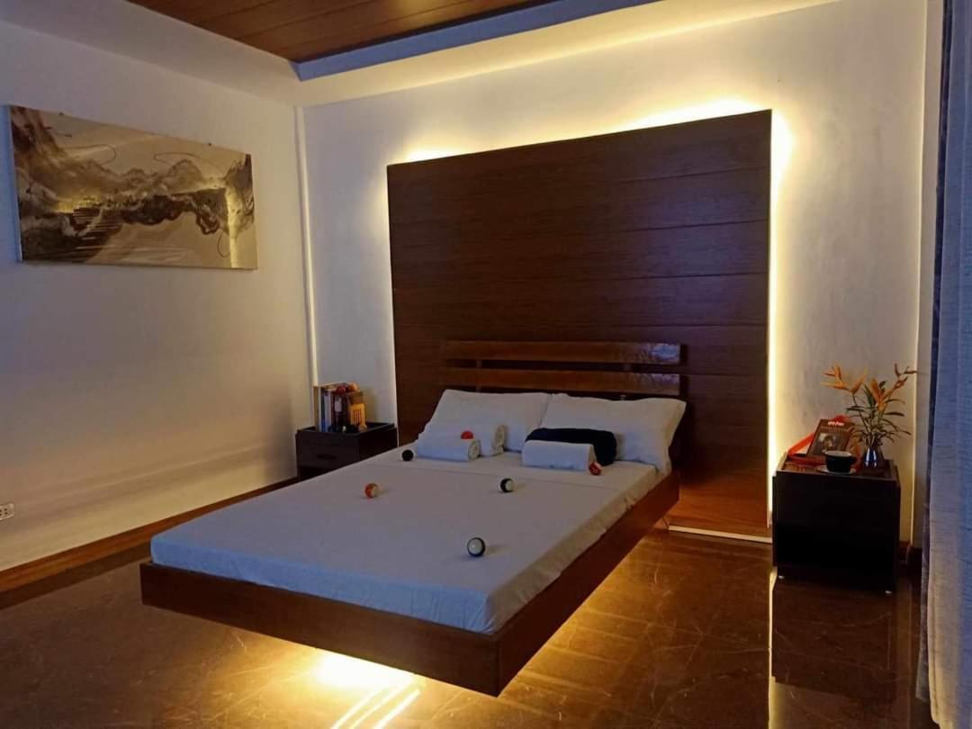 Gbu Loboc River Guesthouse Bagian luar foto