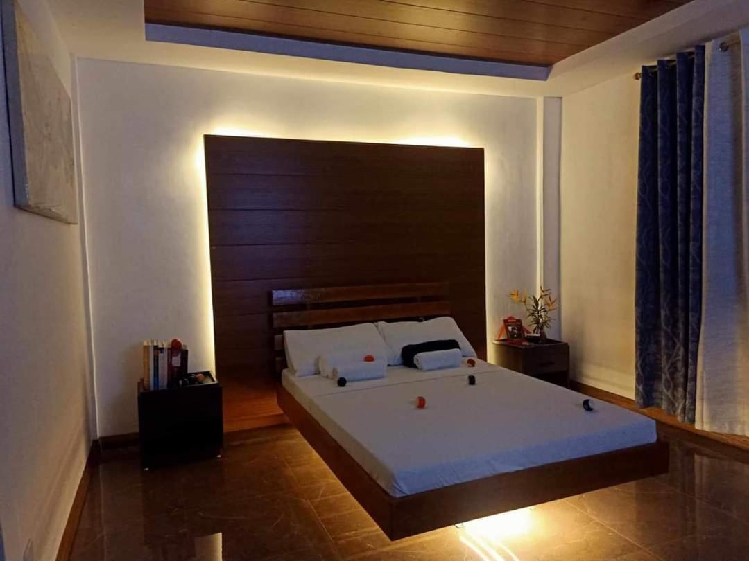 Gbu Loboc River Guesthouse Bagian luar foto