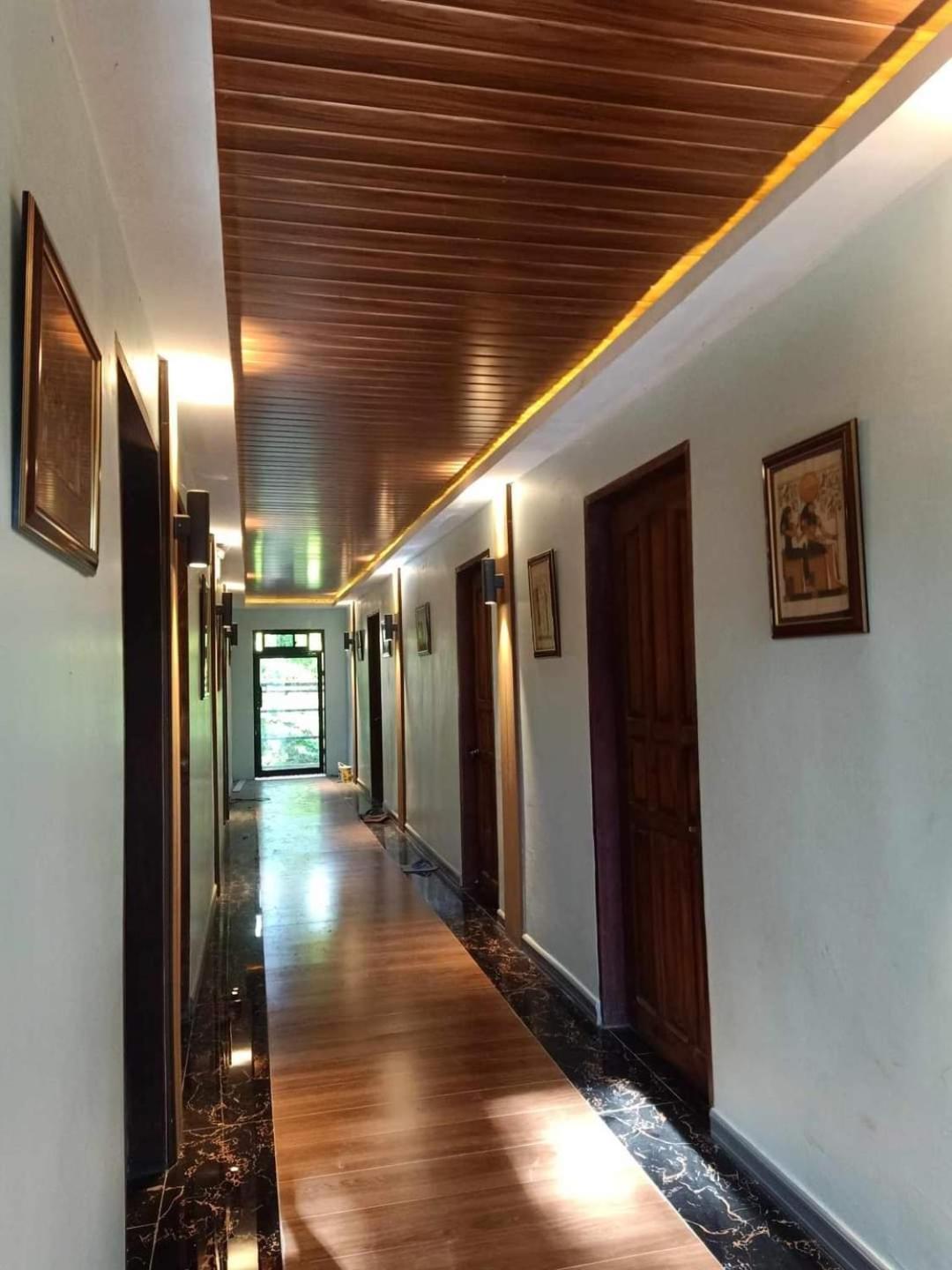 Gbu Loboc River Guesthouse Bagian luar foto