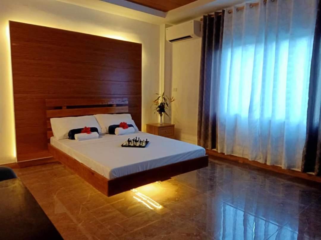 Gbu Loboc River Guesthouse Bagian luar foto