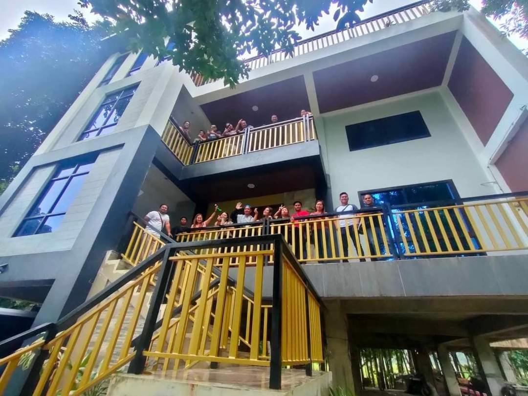Gbu Loboc River Guesthouse Bagian luar foto