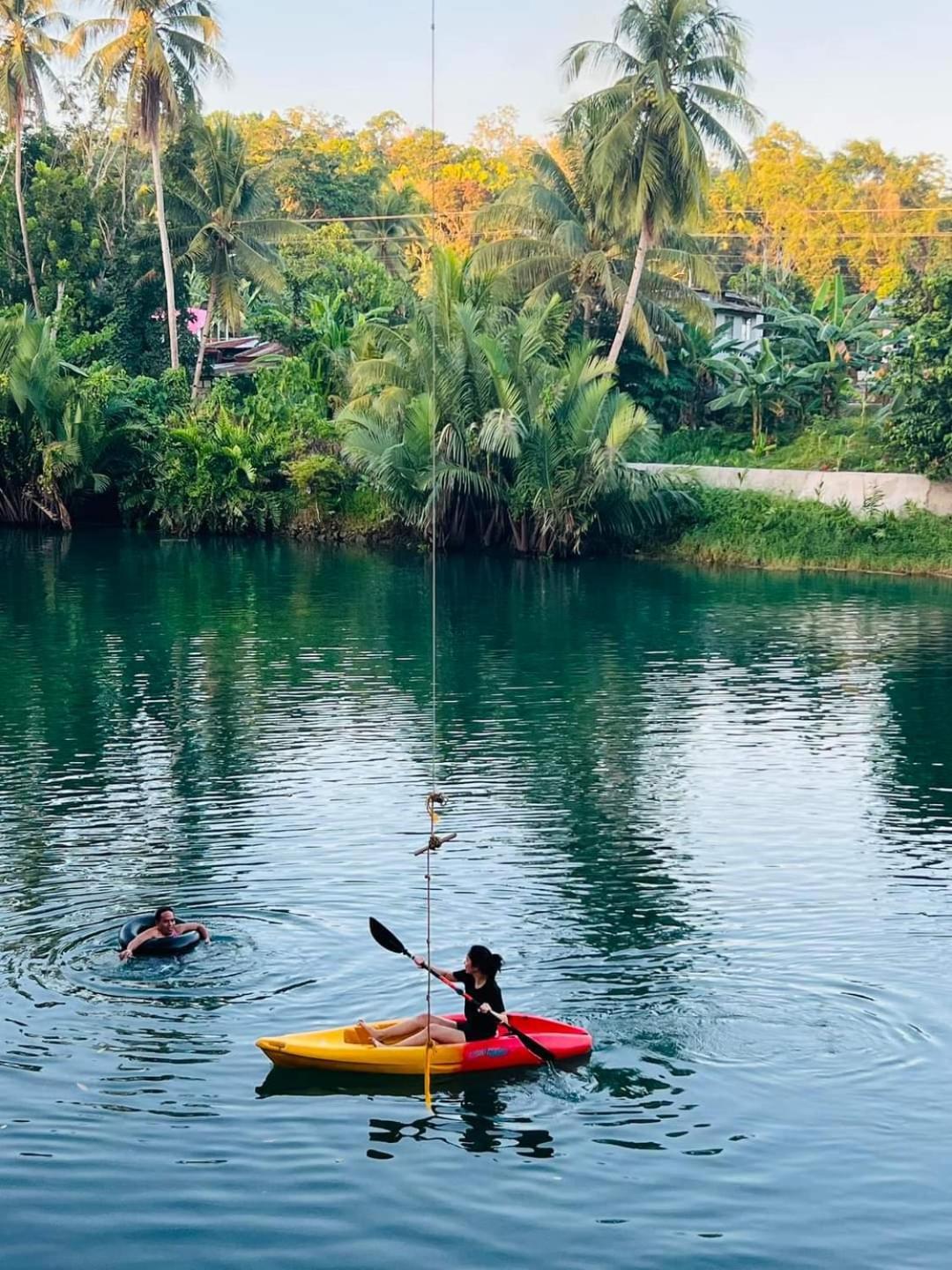 Gbu Loboc River Guesthouse Bagian luar foto