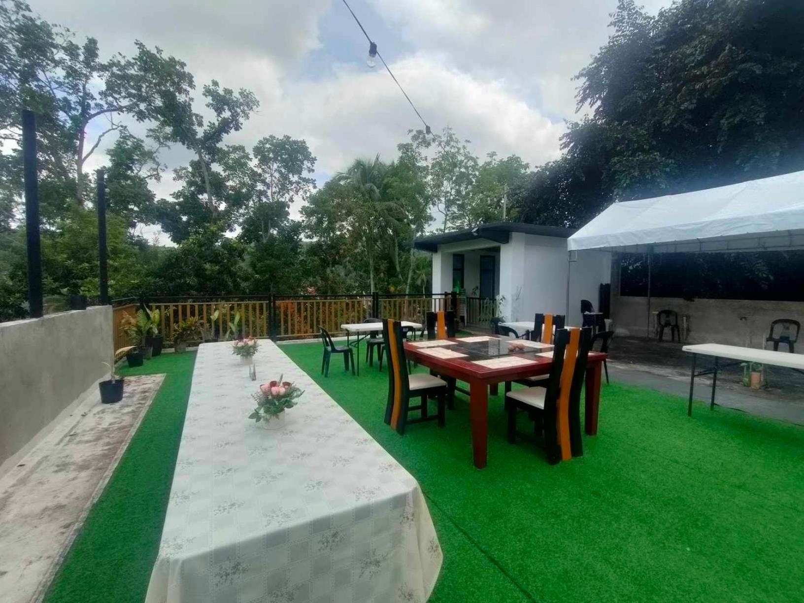 Gbu Loboc River Guesthouse Bagian luar foto
